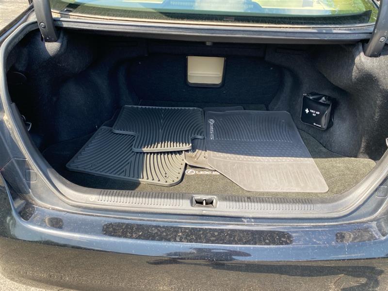 Lexus ES 350 Sedan 2011