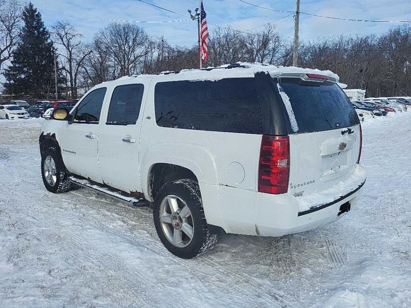 Chevrolet Suburban LS 1500 4WD 2007