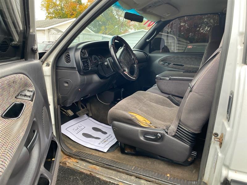 Dodge Ram 1500 Quad Cab Short Bed 4WD 2001