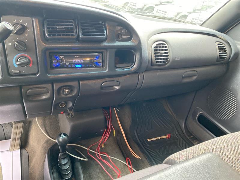 Dodge Ram 1500 Quad Cab Short Bed 4WD 2001