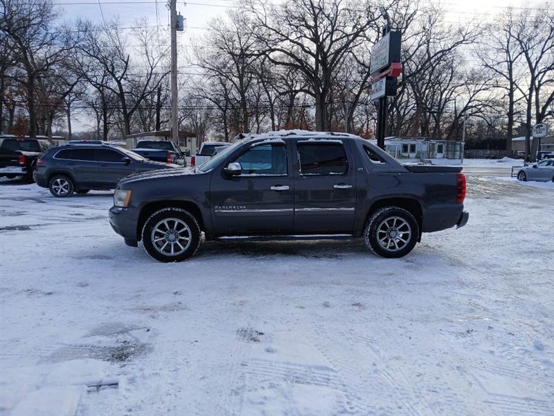 Chevrolet Avalanche LTZ 4WD 2011
