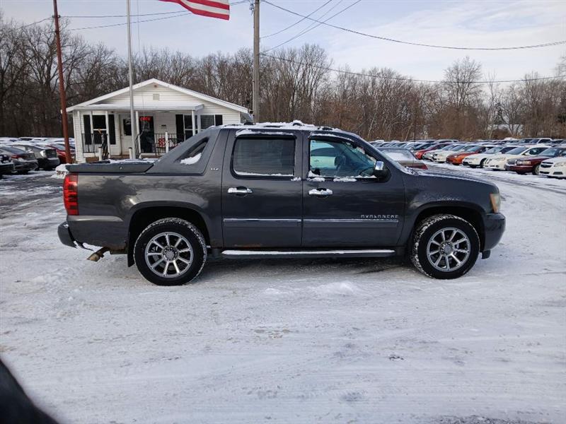 Chevrolet Avalanche LTZ 4WD 2011