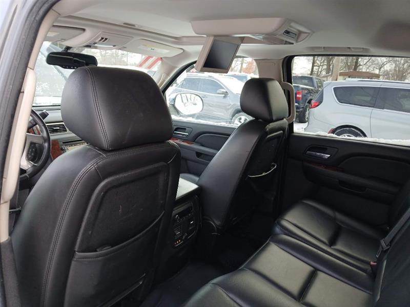 Chevrolet Avalanche LTZ 4WD 2011