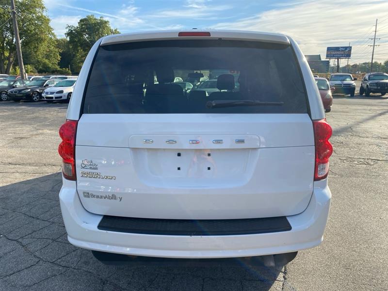 2016 Dodge Grand Caravan SE photo 3