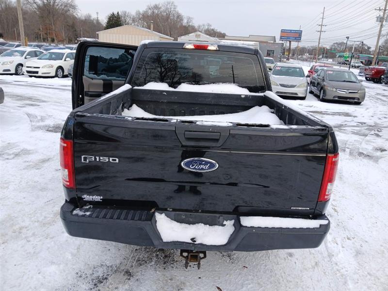 Ford F-150 XL SuperCrew 5.5-ft. Bed 4WD 2015