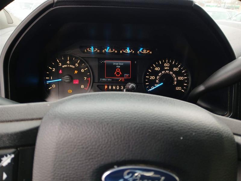 Ford F-150 XL SuperCrew 5.5-ft. Bed 4WD 2015