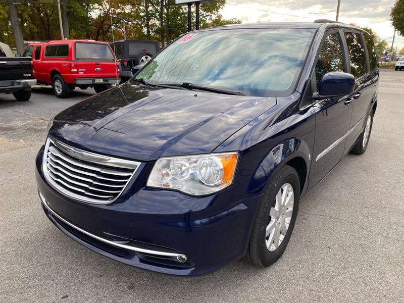 2016 Chrysler Town & Country Touring