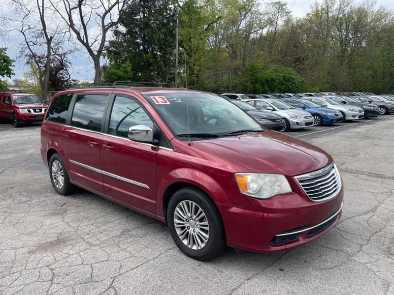 Chrysler Town & Country Touring-L 2013