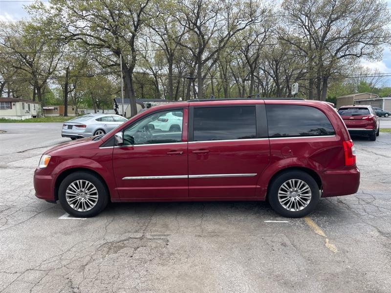 Chrysler Town & Country Touring-L 2013