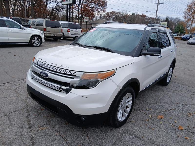 2015 Ford Explorer XLT photo 4