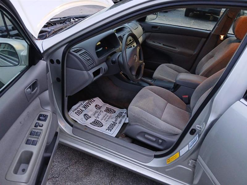 Toyota Camry LE 2002
