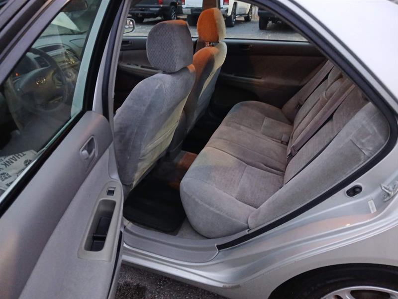 Toyota Camry LE 2002