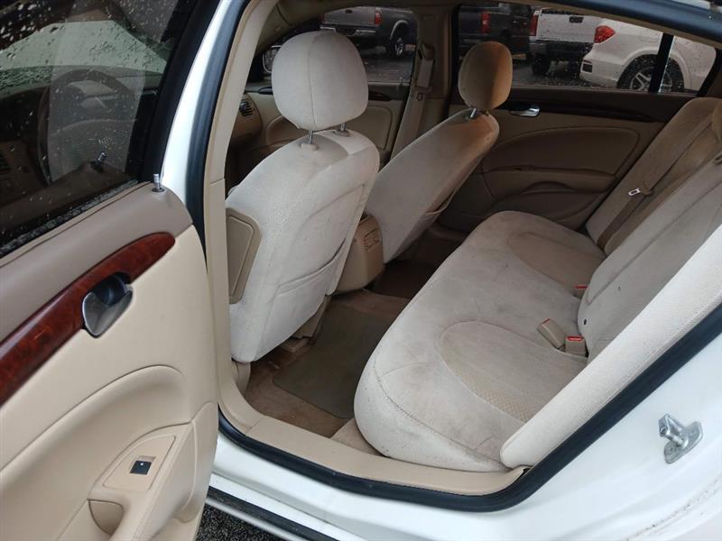 Buick Lucerne CX 2006