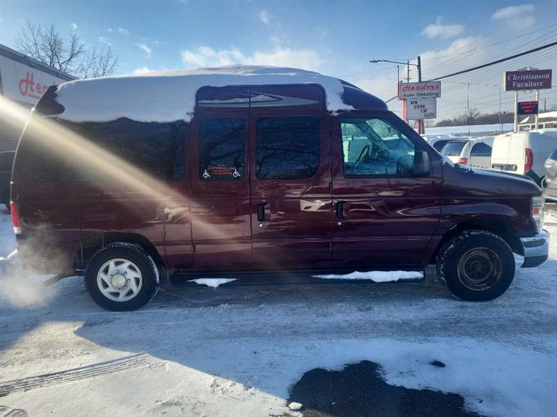 Ford Econoline E-150 XL 2008