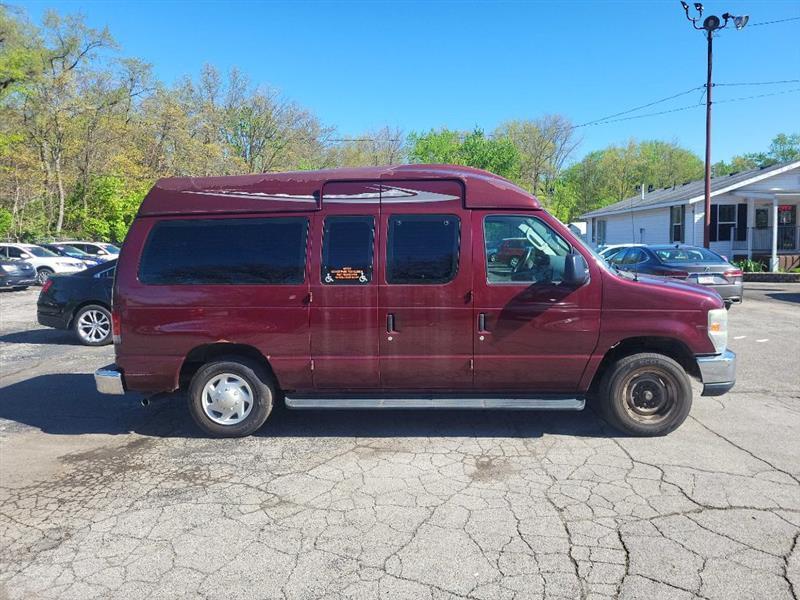 Ford Econoline E-150 XL 2008
