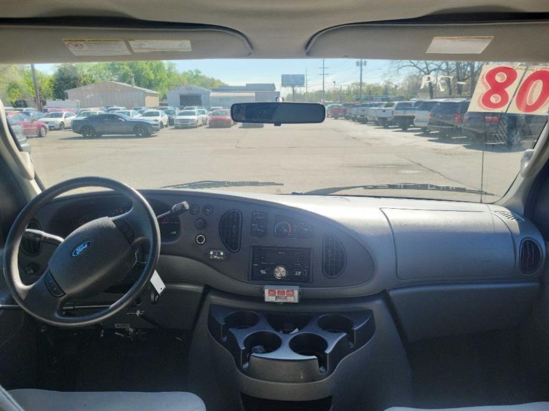 Ford Econoline E-150 XL 2008