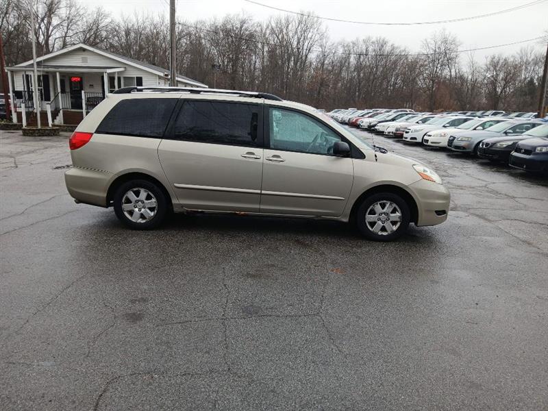 Toyota Sienna CE FWD 8-Passenger 2008