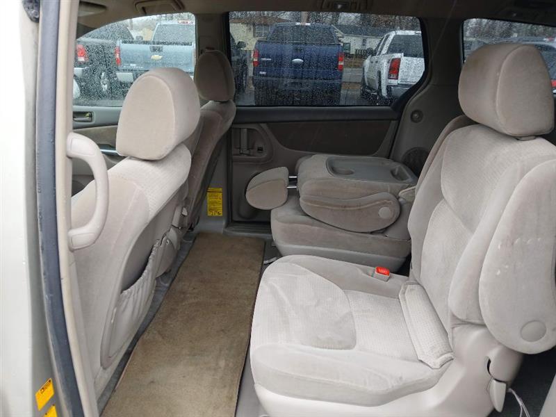 Toyota Sienna CE FWD 8-Passenger 2008