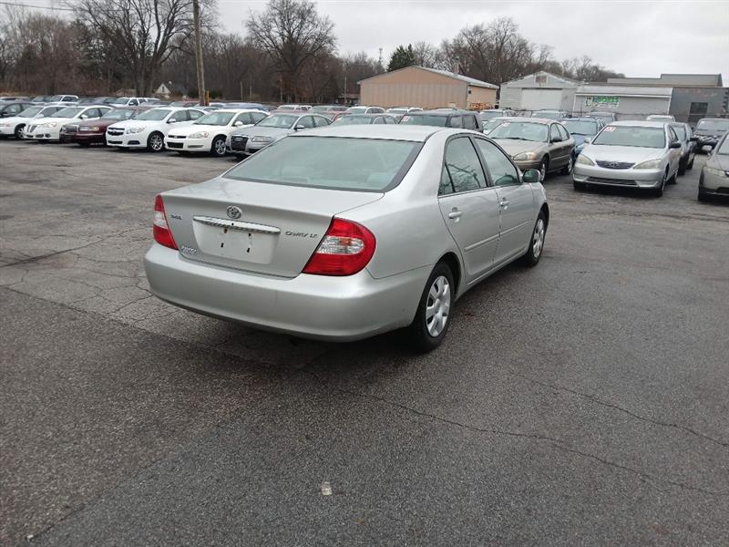 Toyota Camry LE 2004