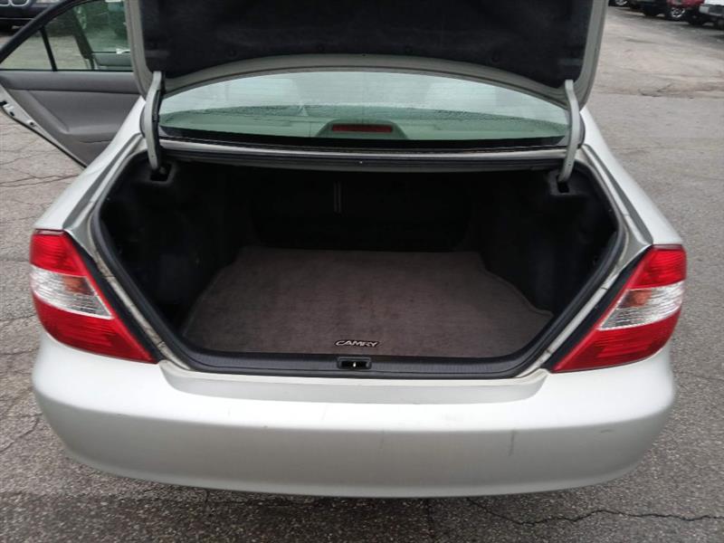 Toyota Camry LE 2004