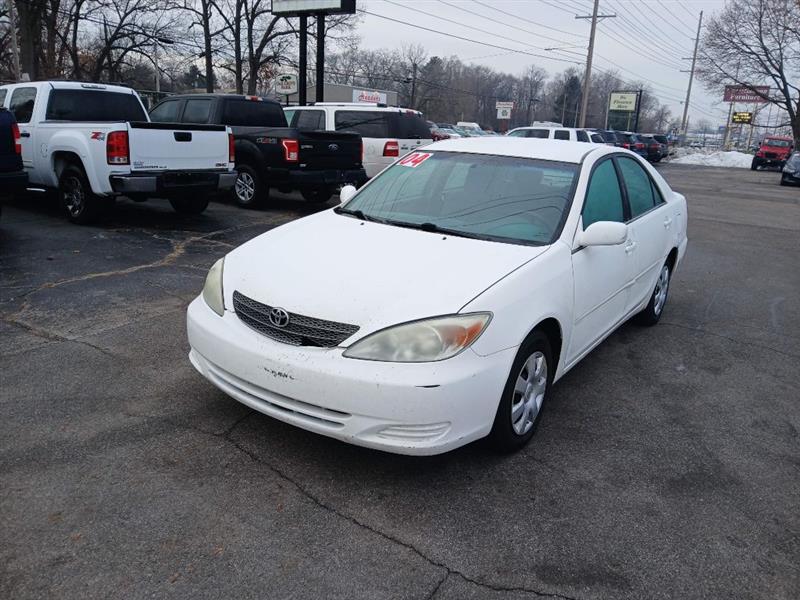 2004 Toyota Camry LE's photo