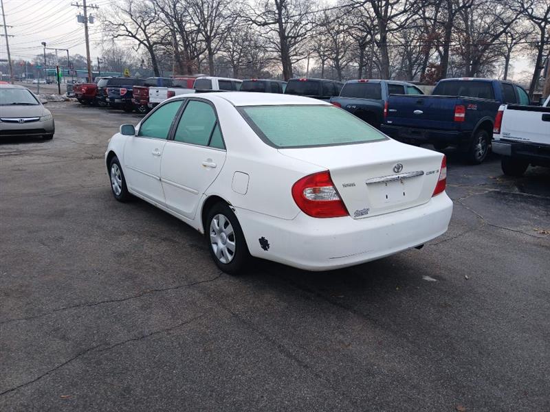 Toyota Camry LE 2004