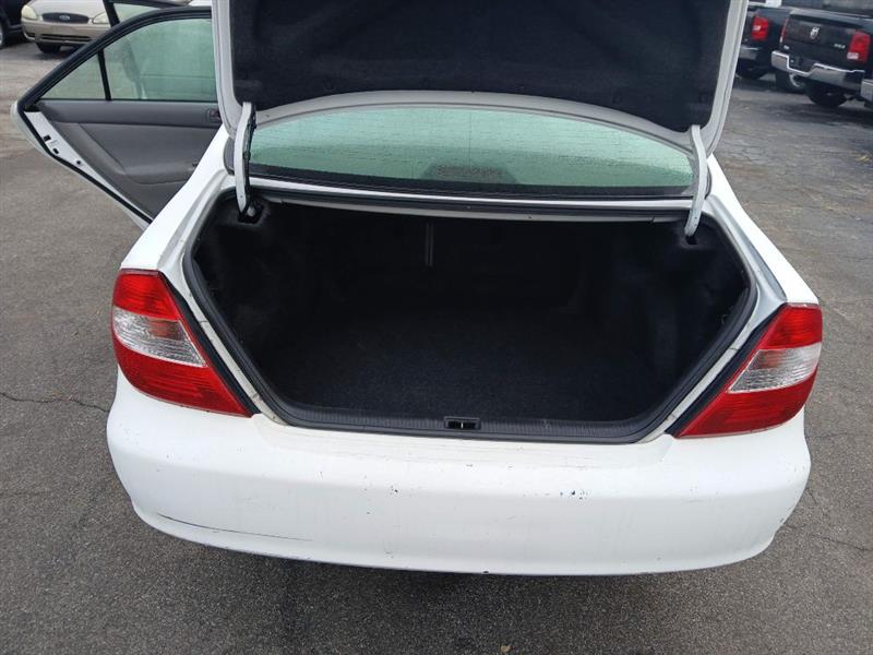Toyota Camry LE 2004