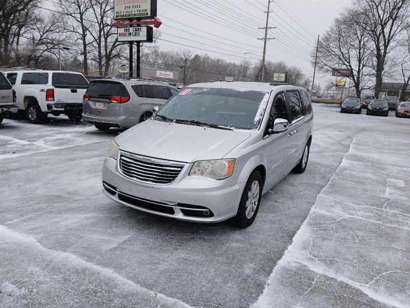 Chrysler Town & Country Touring-L 2011