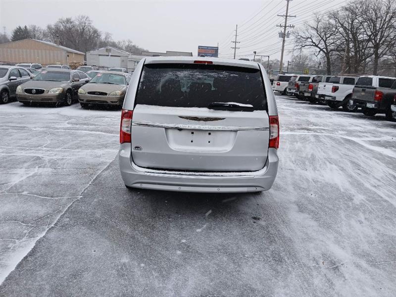 Chrysler Town & Country Touring-L 2011