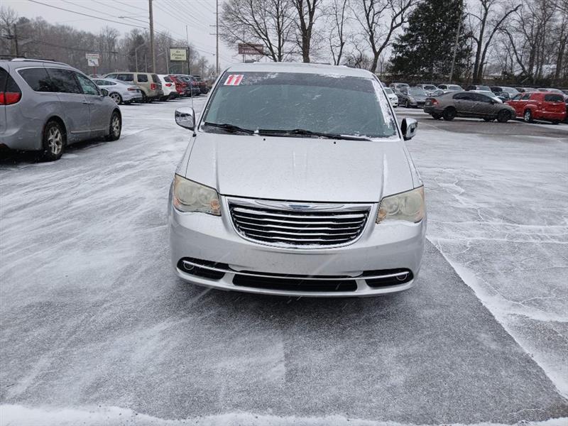 Chrysler Town & Country Touring-L 2011