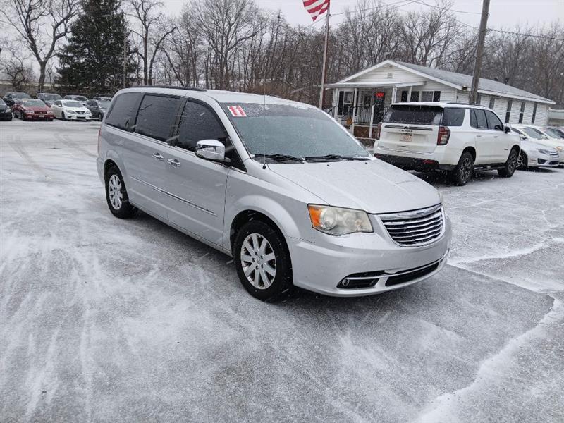 Chrysler Town & Country Touring-L 2011