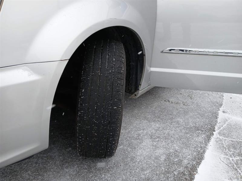 Chrysler Town & Country Touring-L 2011