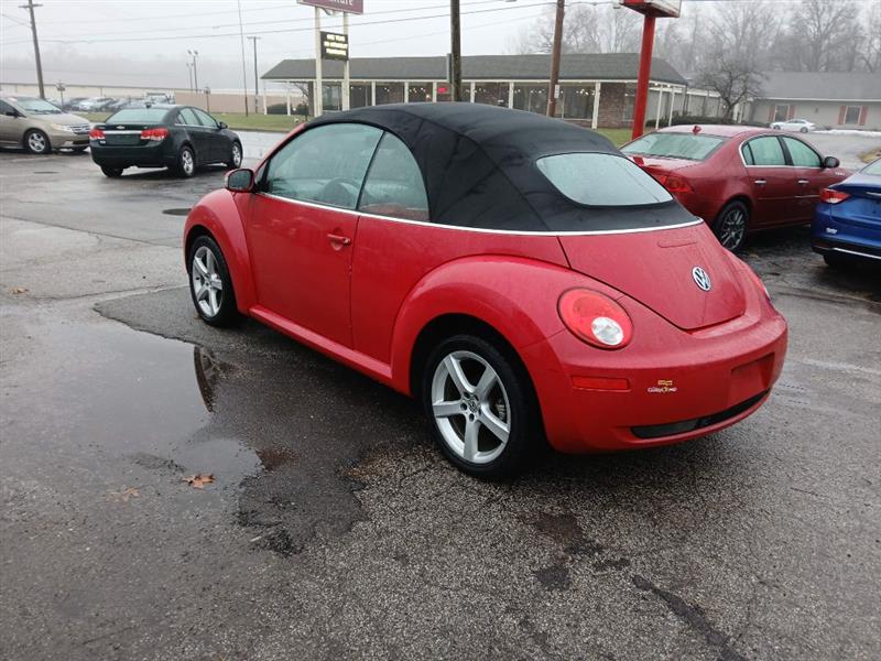 Volkswagen New Beetle S Convertible 2009