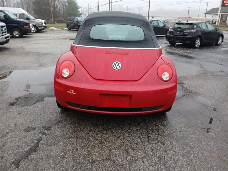 Volkswagen New Beetle S Convertible 2009