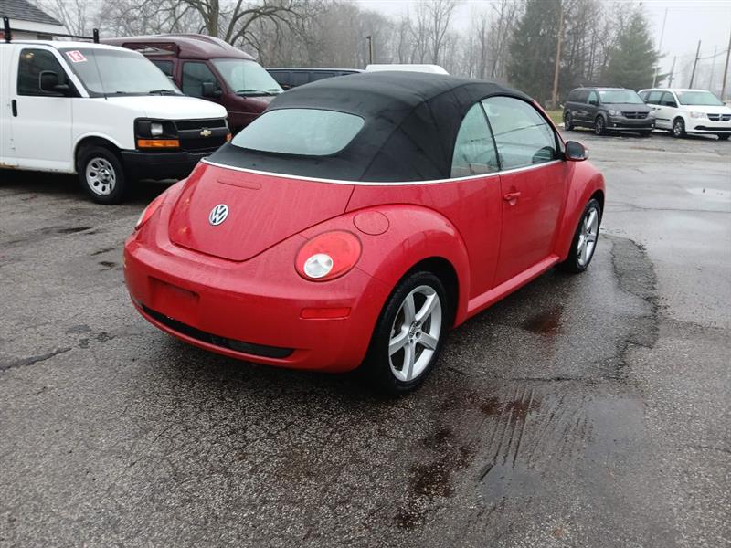 Volkswagen New Beetle S Convertible 2009