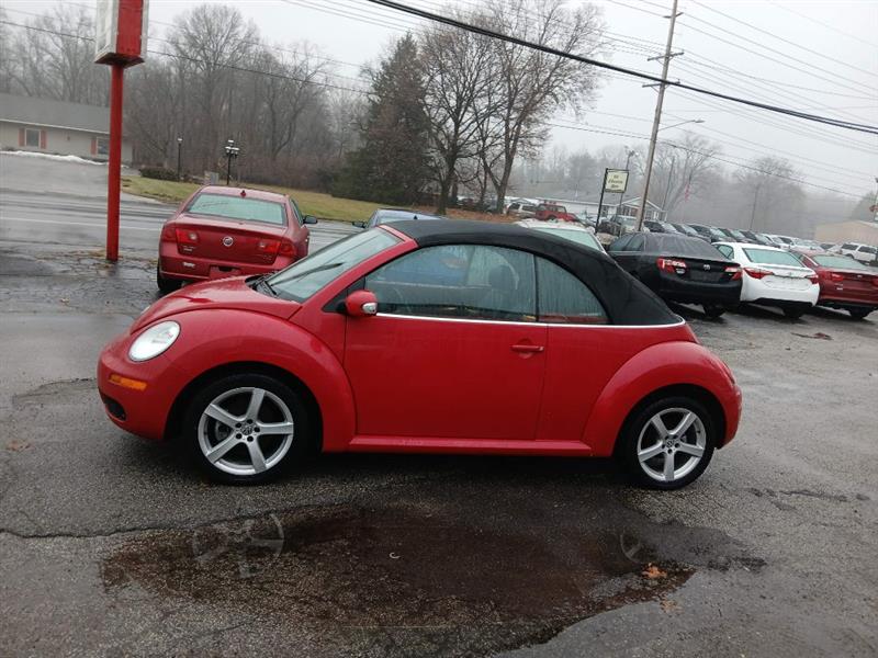 Volkswagen New Beetle S Convertible 2009