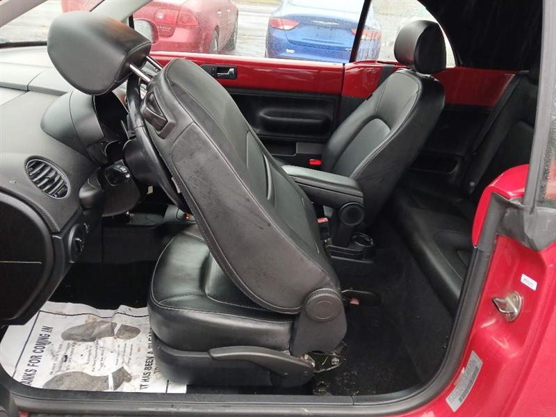 Volkswagen New Beetle S Convertible 2009