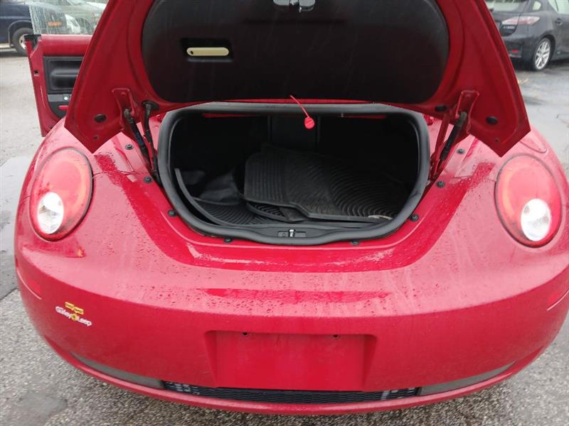 Volkswagen New Beetle S Convertible 2009