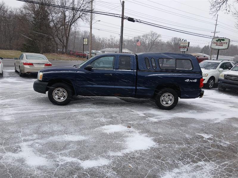 Dodge Dakota ST Club Cab 4WD 2006