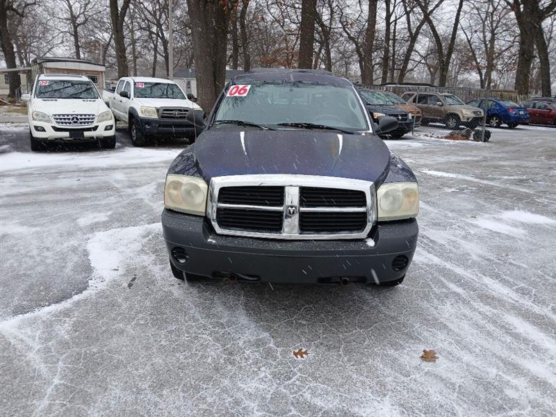 Dodge Dakota ST Club Cab 4WD 2006