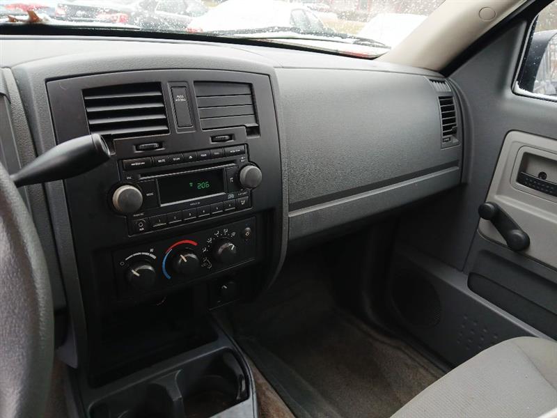 Dodge Dakota ST Club Cab 4WD 2006