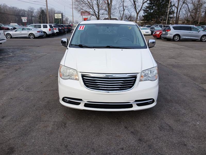 Chrysler Town & Country Touring-L 2011