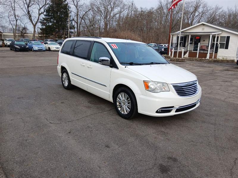 Chrysler Town & Country Touring-L 2011
