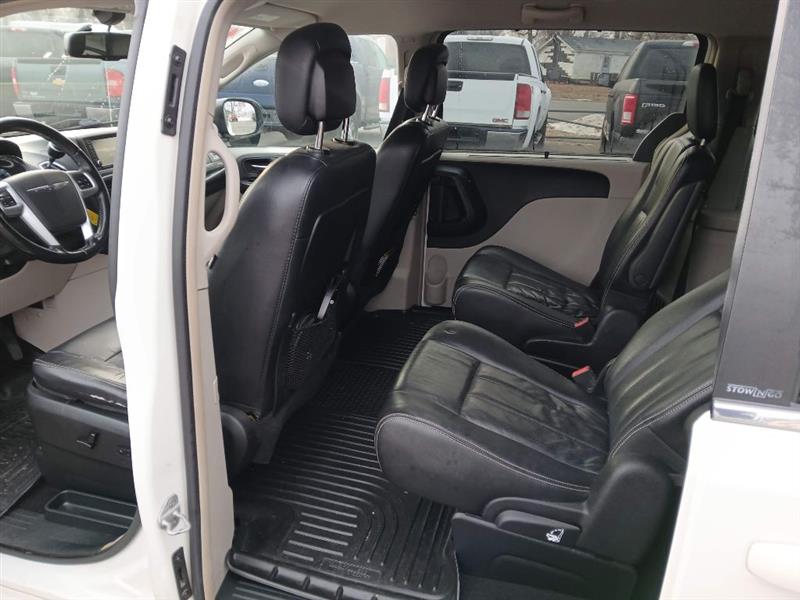 Chrysler Town & Country Touring-L 2011