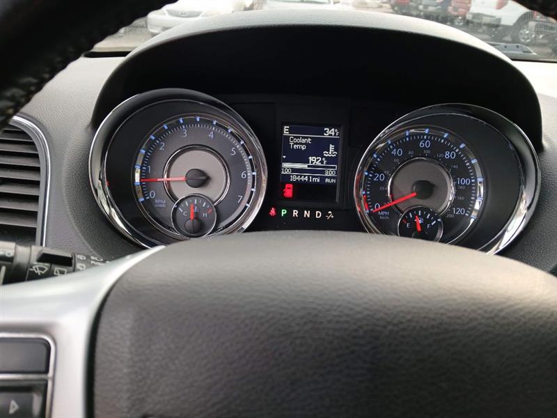 Chrysler Town & Country Touring-L 2011