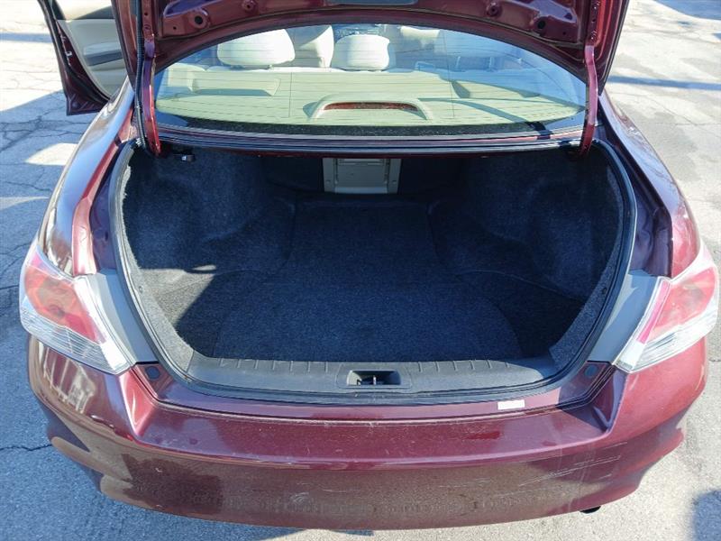 Honda Accord LX sedan AT 2010