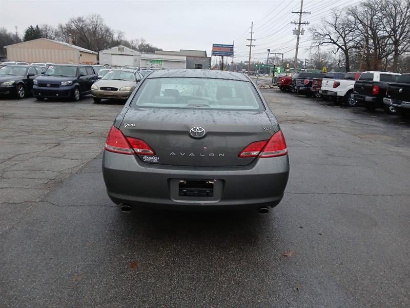 Toyota Avalon XL 2007