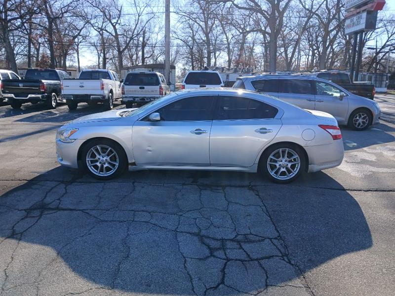 Nissan Maxima S 2009