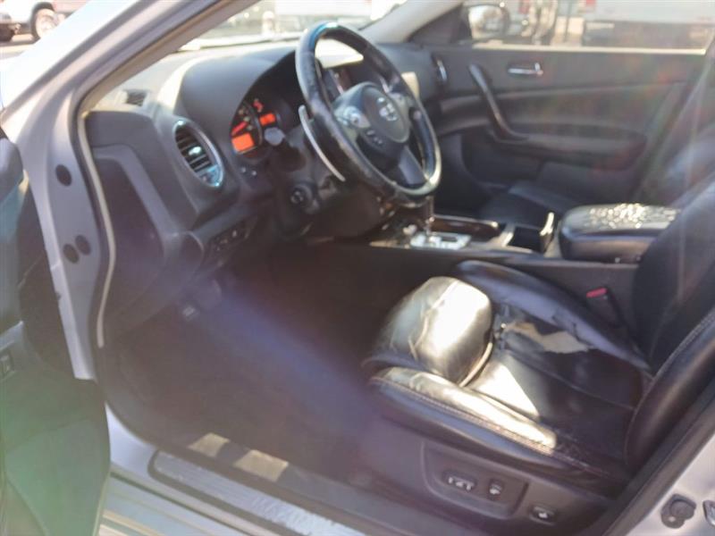 Nissan Maxima S 2009