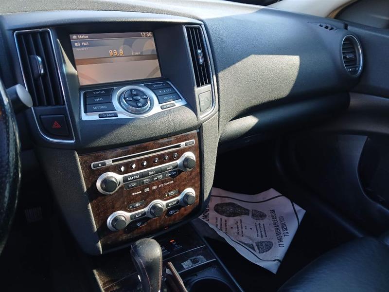 Nissan Maxima S 2009